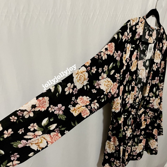 Torrid Black Floral Crepe Tie-Front Kimono 1X - Picture 5 of 11
